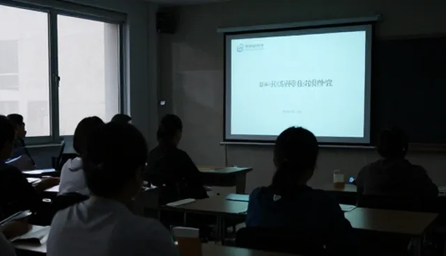 服务体系完善如何影响人才培养效果